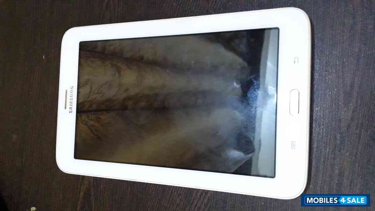 White Samsung  Galaxy tab3 neo