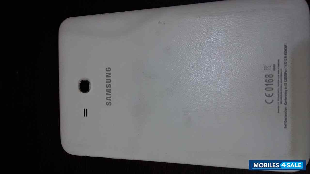 White Samsung  Galaxy tab3 neo