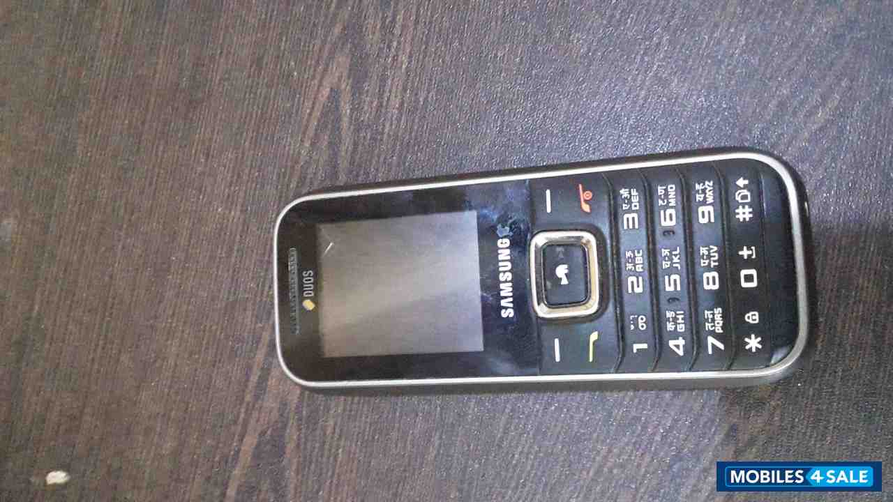 Black Samsung  Guru music