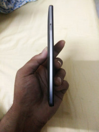Sandstone Black OnePlus Two