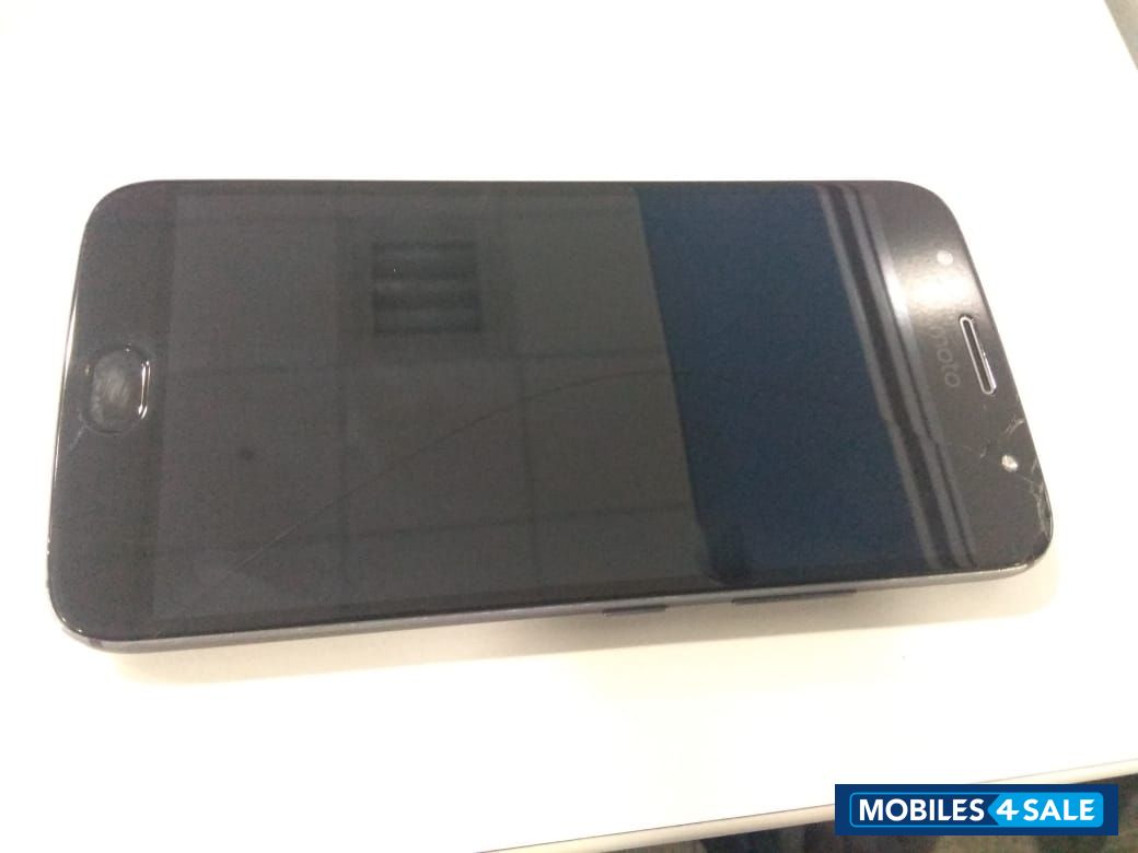 Black Motorola Moto G5S Plus