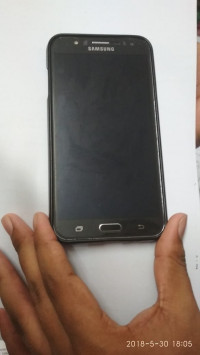 Samsung  Galaxy j7