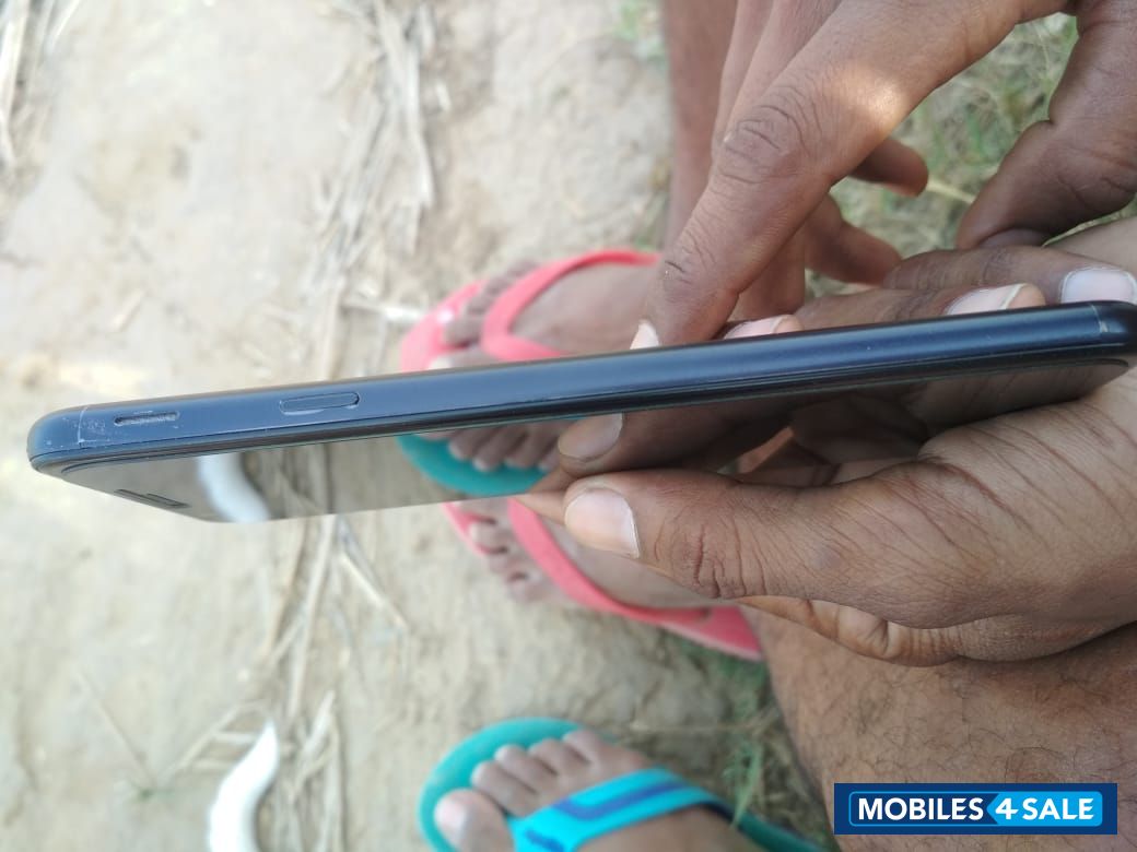 Black Samsung  Galaxy on7 prime