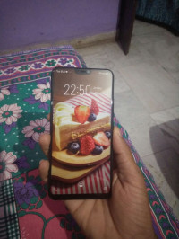 Vivo V9 pearl black (gold line)