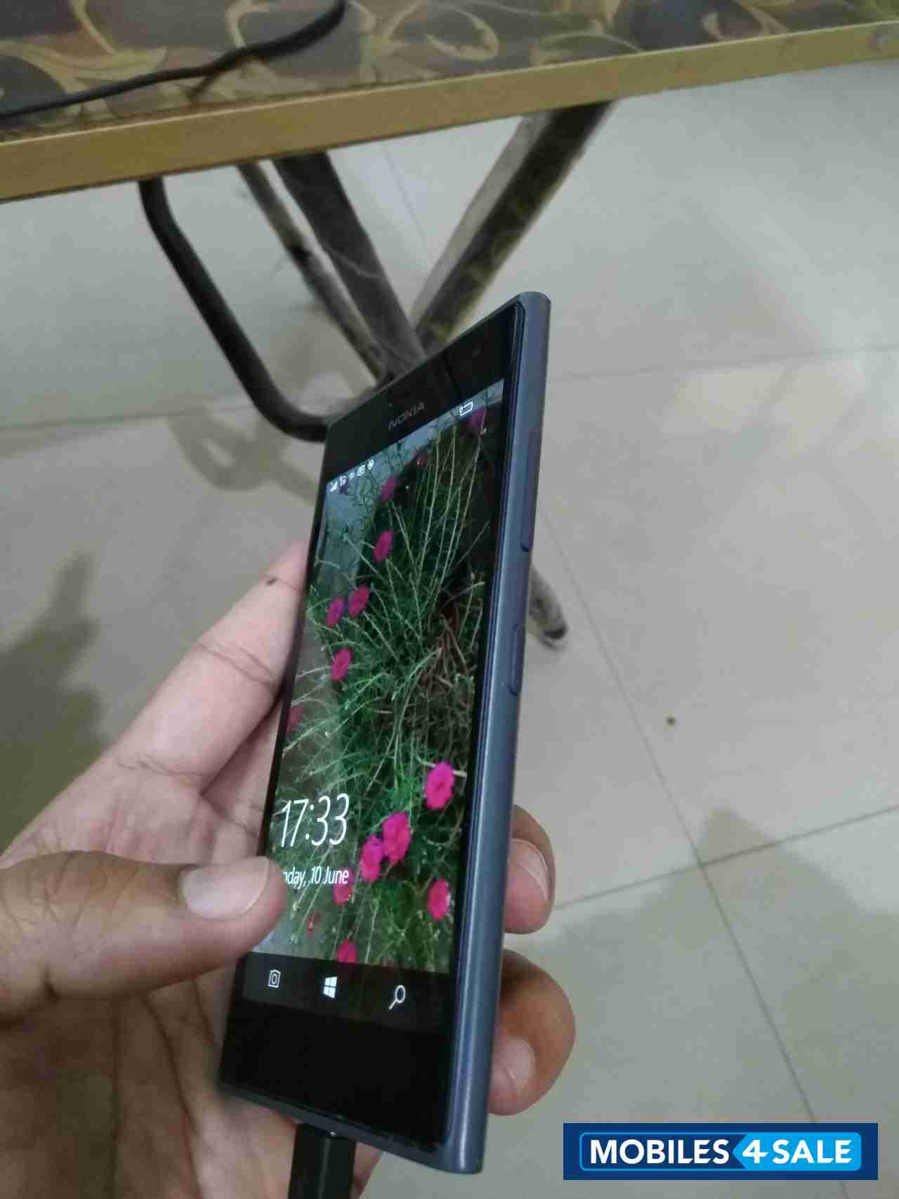 Nokia  Lumia 730