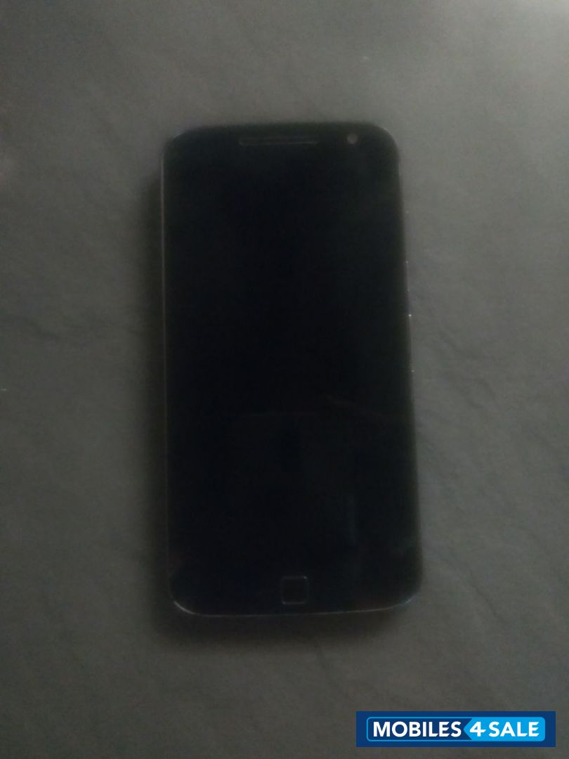 Black Motorola  G4 plus
