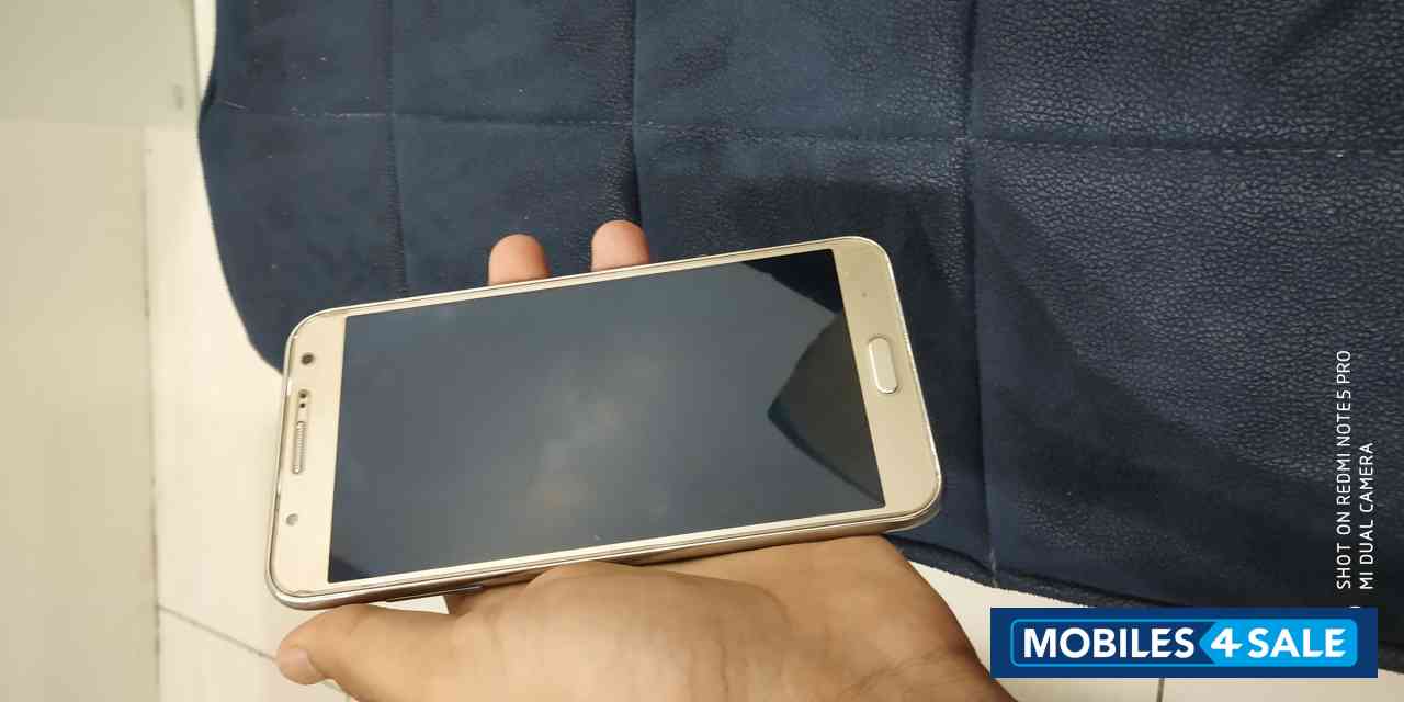 Samsung  Galaxy J-7