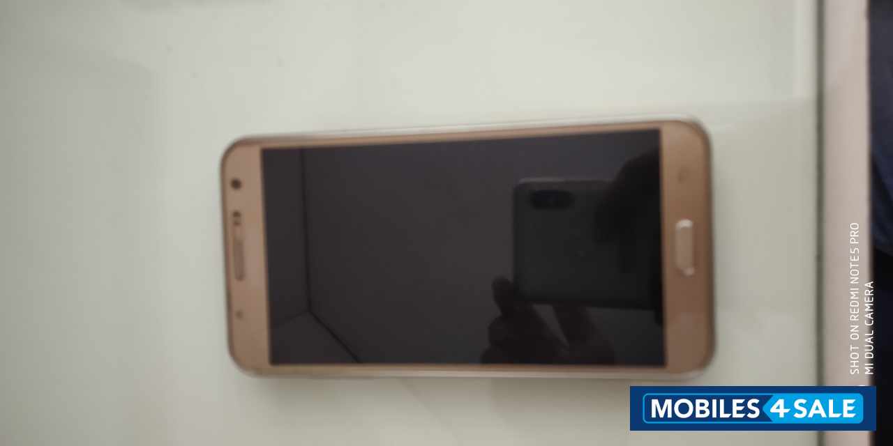 Samsung  Galaxy J-7