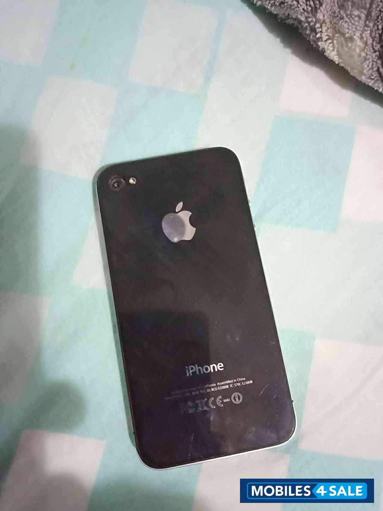 Black Apple Iphone 4