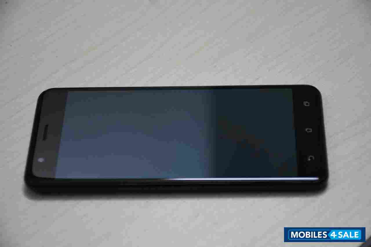 Black Asus Zenfone Zoom S