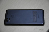 Black Asus Zenfone Zoom S