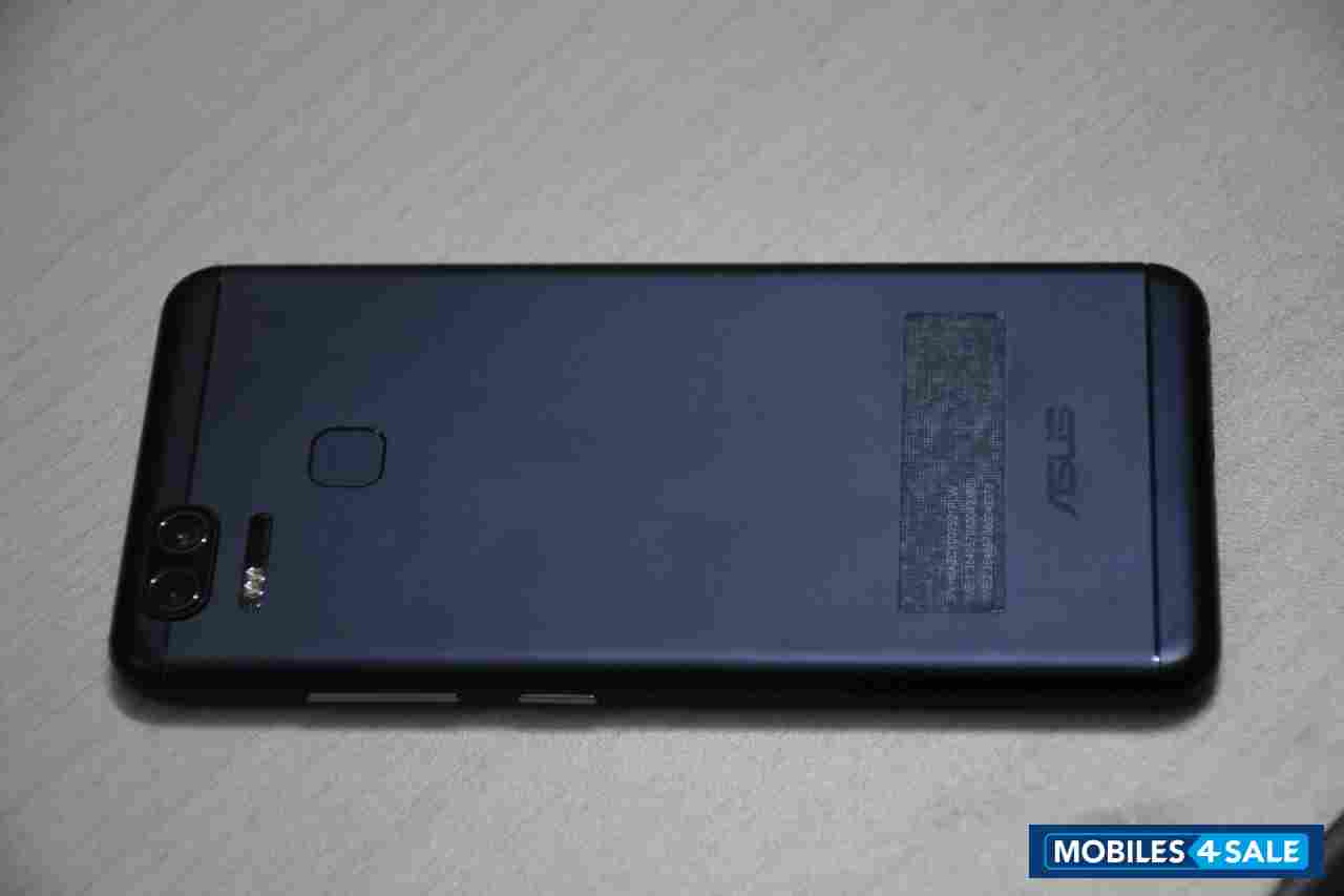 Black Asus Zenfone Zoom S