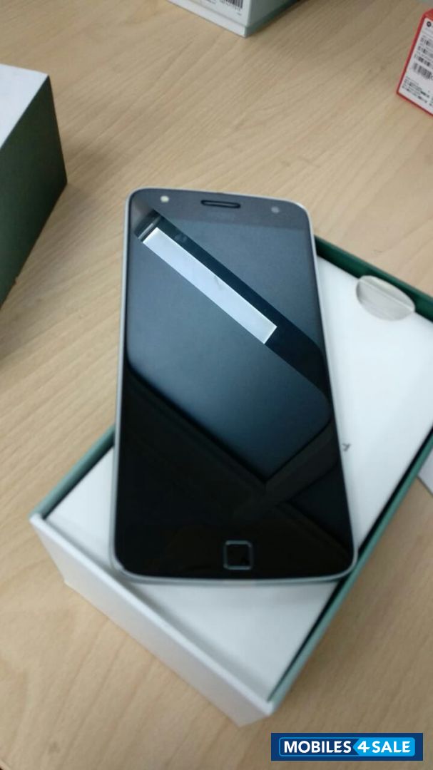 Motorola  MOTO Z PLAY