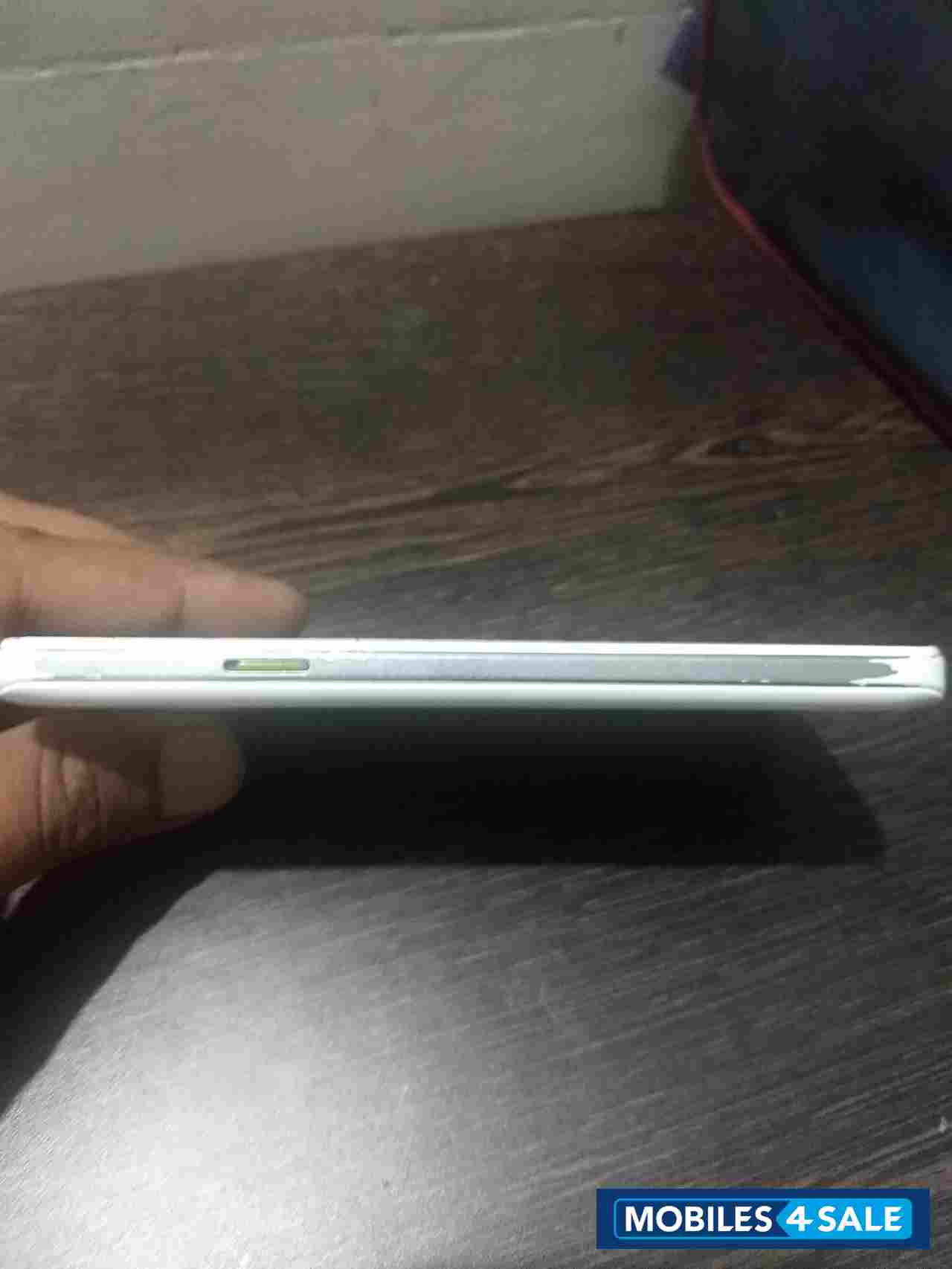 Lenovo  Vibe P1m