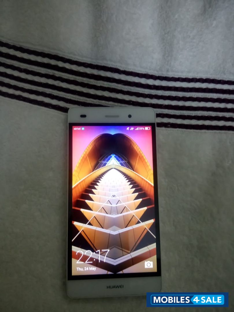 White Huawei  P8 lite