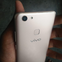 Vivo  V7+