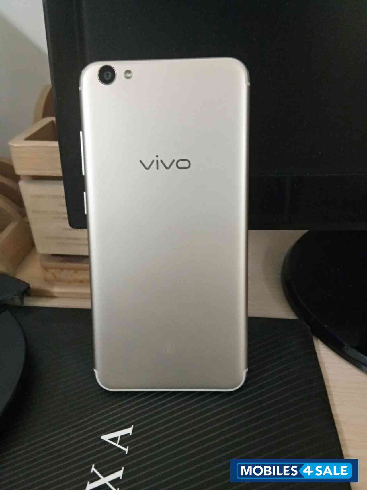 White Vivo  V5s