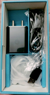 Super Black Motorola  X4 (Super Black, 4 GB & 64 GB)