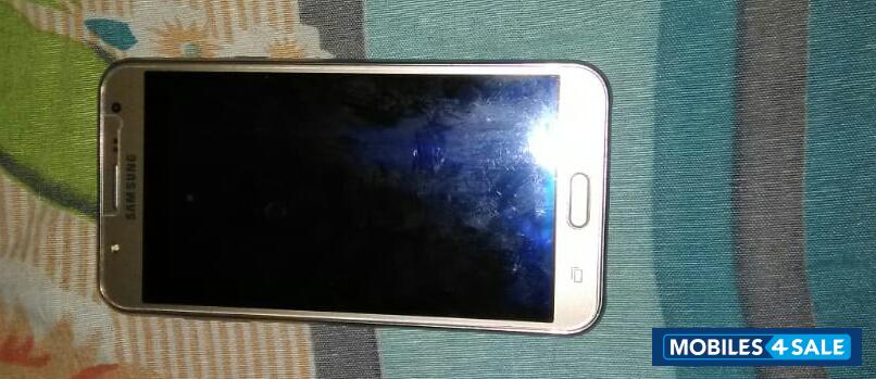 Samsung  J7