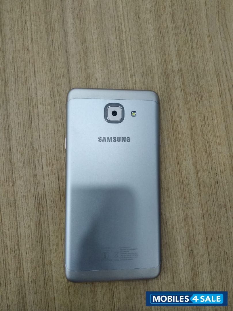 Samsung  Samsung galaxy j7 max