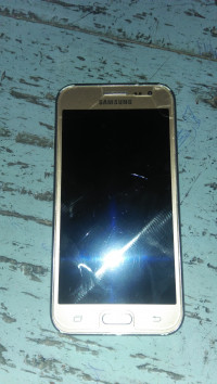 Samsung  Galaxy j2