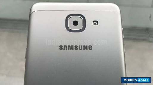 Samsung Galaxy J7 max