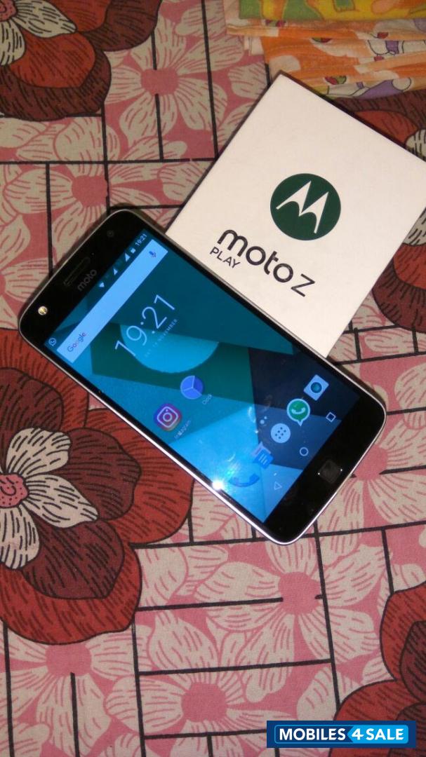 Motorola  Moto z play