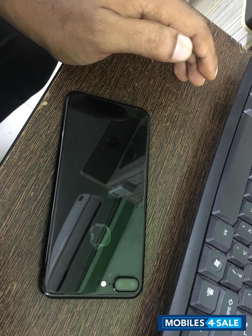 Jet Black Apple iPhone 7 Plus