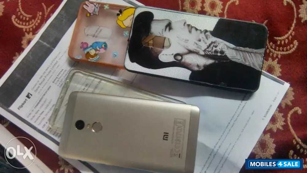 Golden Xiaomi Redmi Note 4