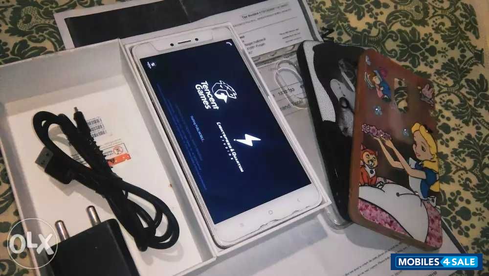 Golden Xiaomi Redmi Note 4