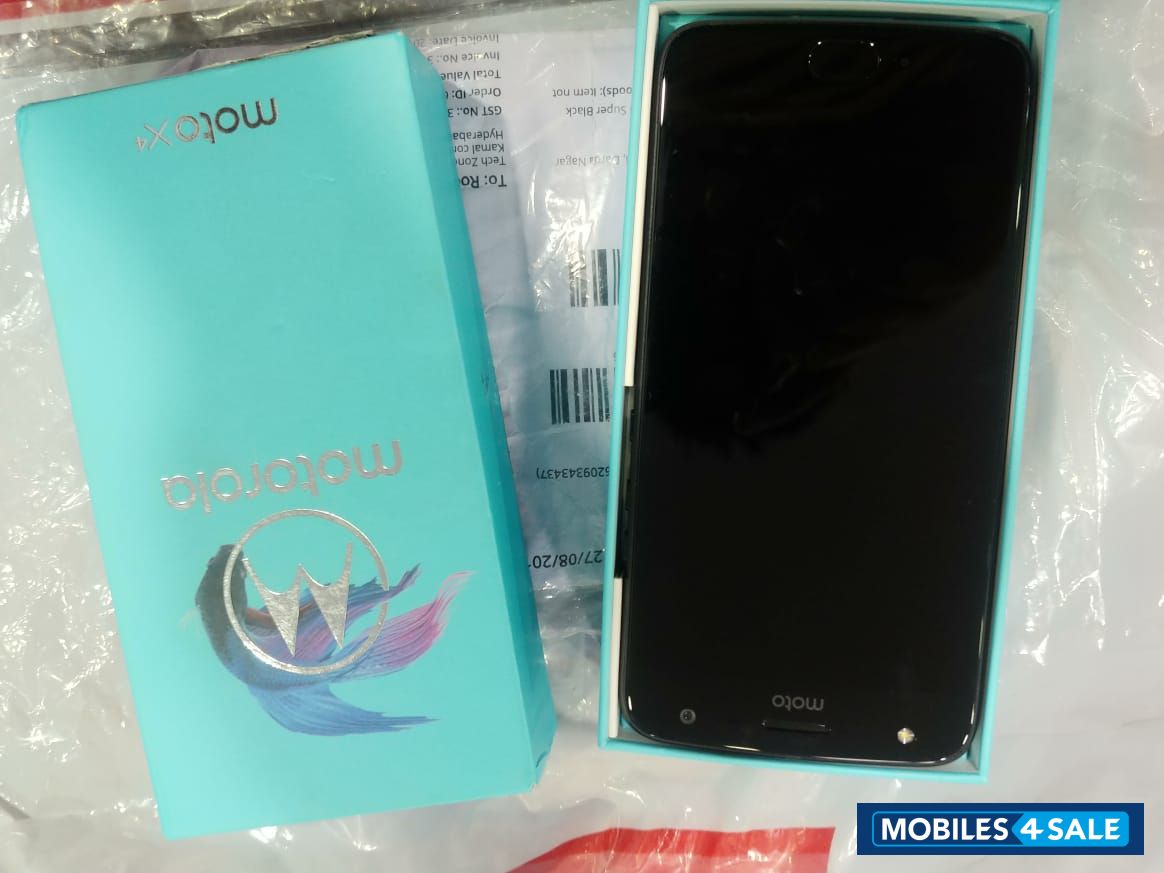 Motorola  moto x4