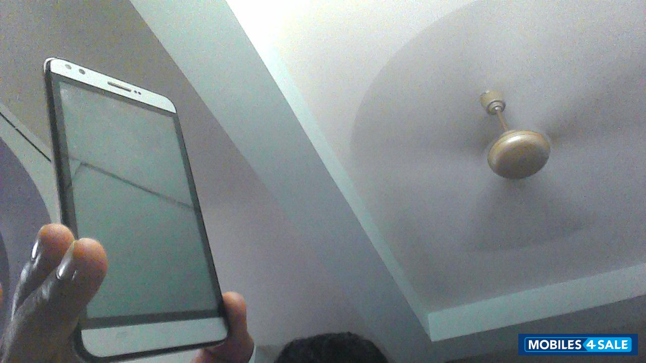 Karbonn  Titanium MACHFIVE