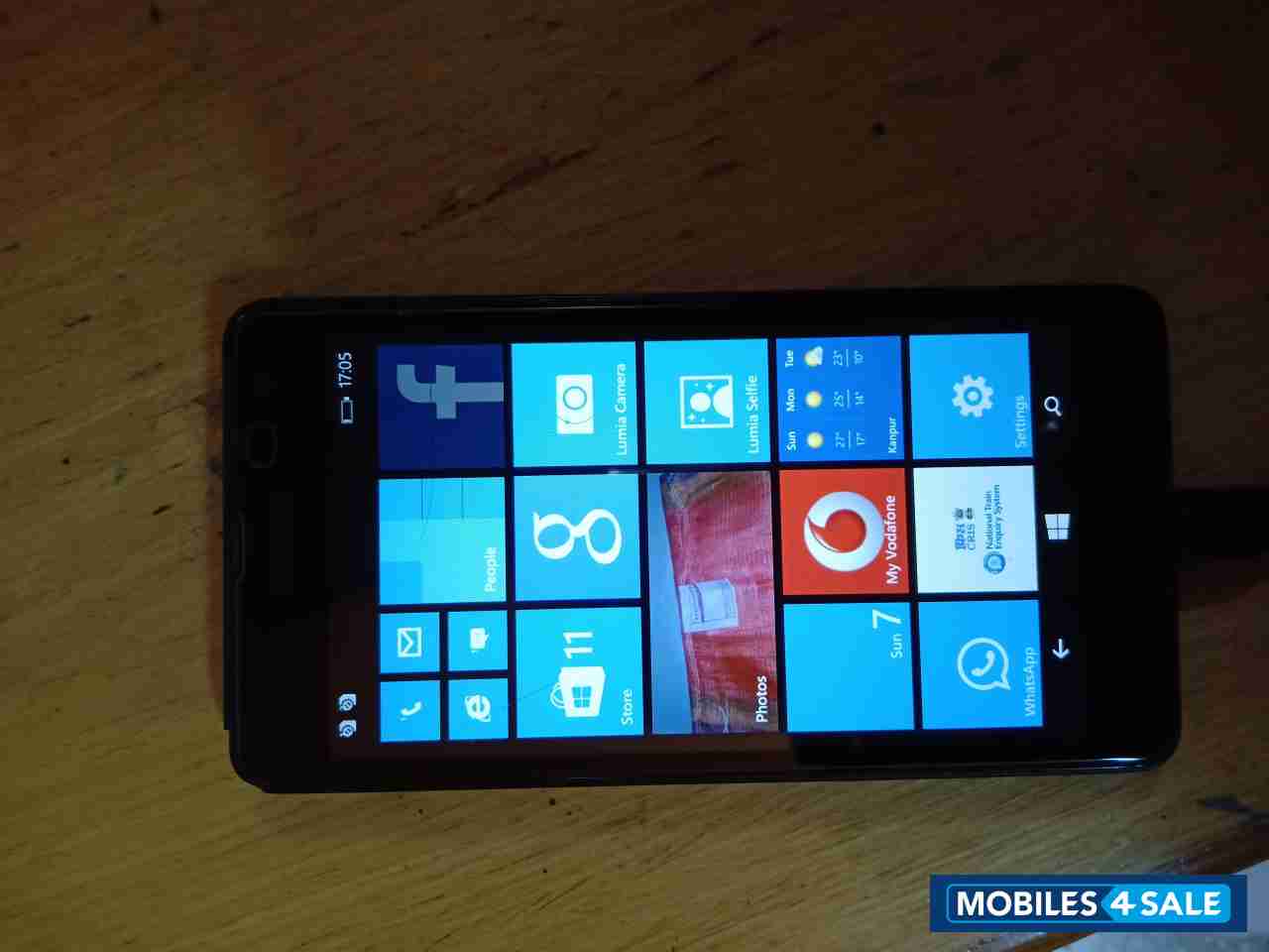 Black Nokia Lumia 535