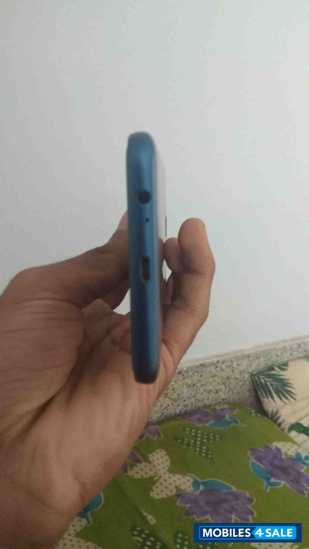 Blue Samsung Galaxy j8 64GB Blue Samsung Galaxy j8 64GB