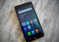 White Xiaomi Redmi 2 Prime