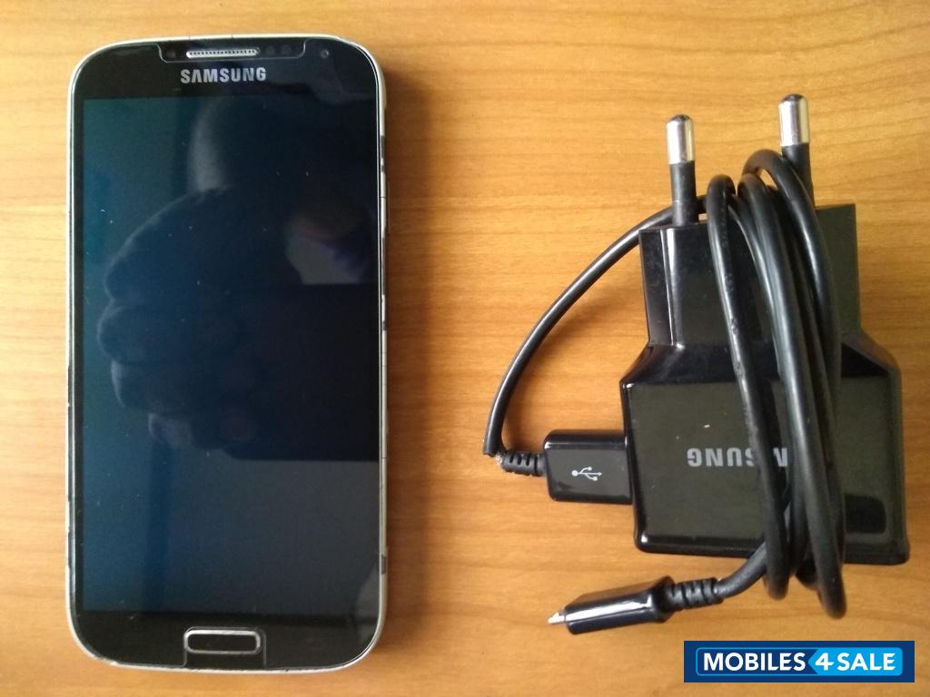 Black Samsung Galaxy S4