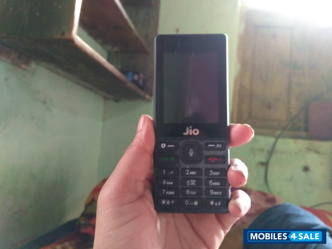 Jio  F2403N