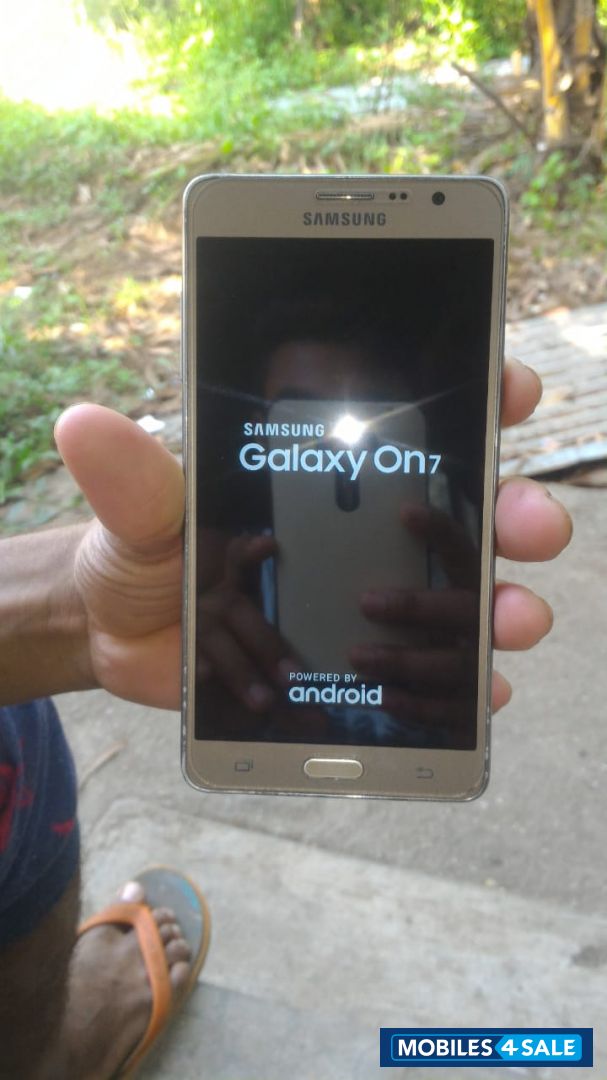 Samsung  Eggs.Samsung galaxy on7