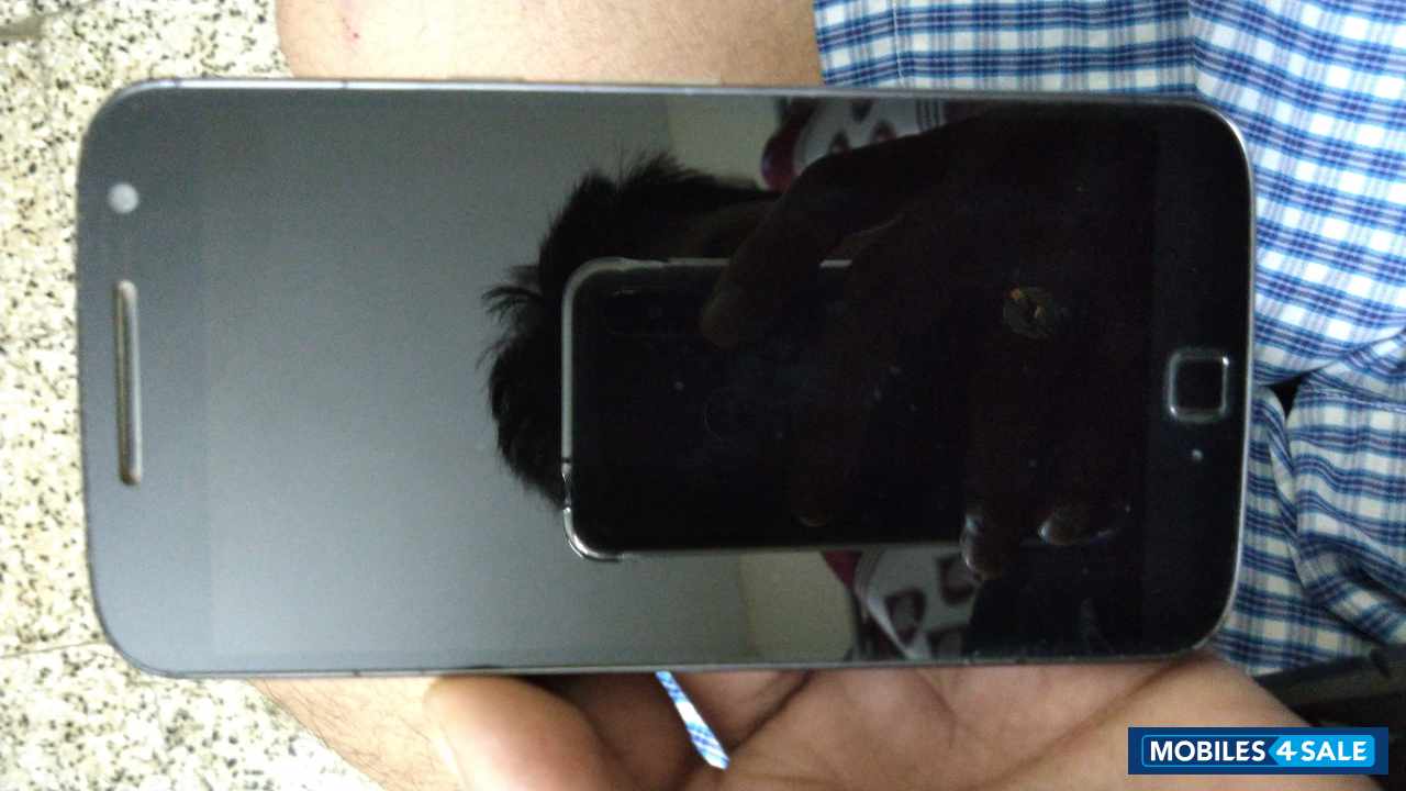 Black Motorola  G4 plus