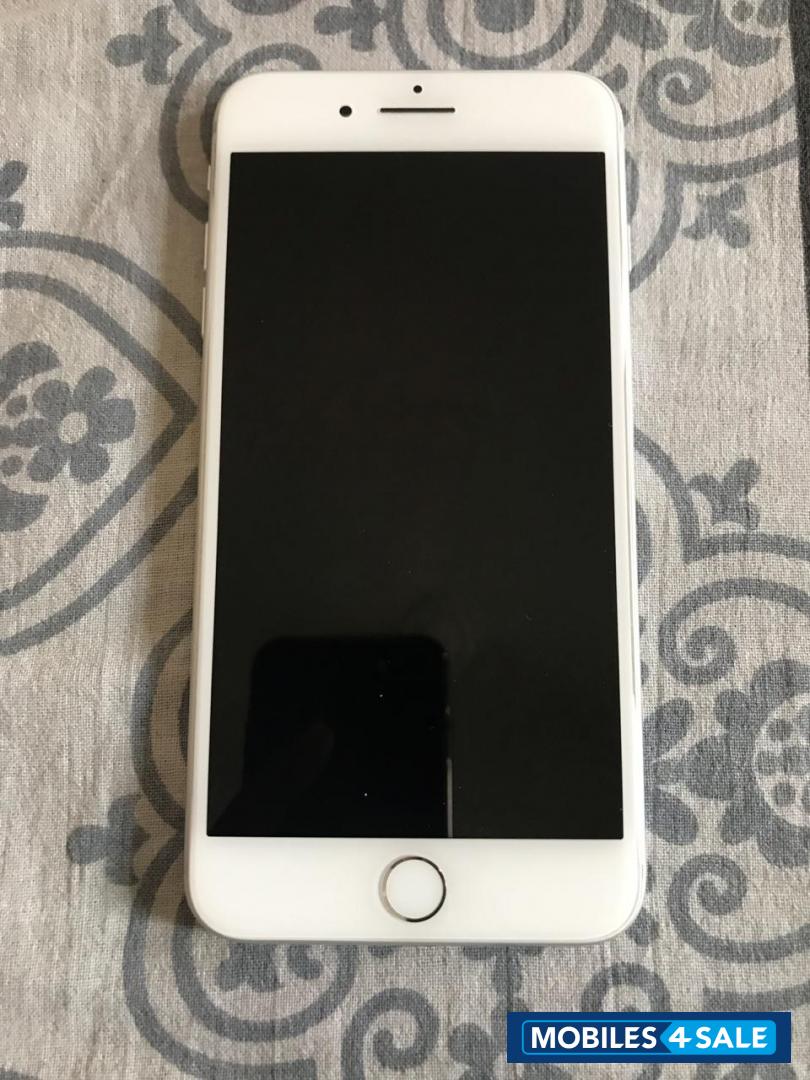 Silver Apple iPhone 7 Plus