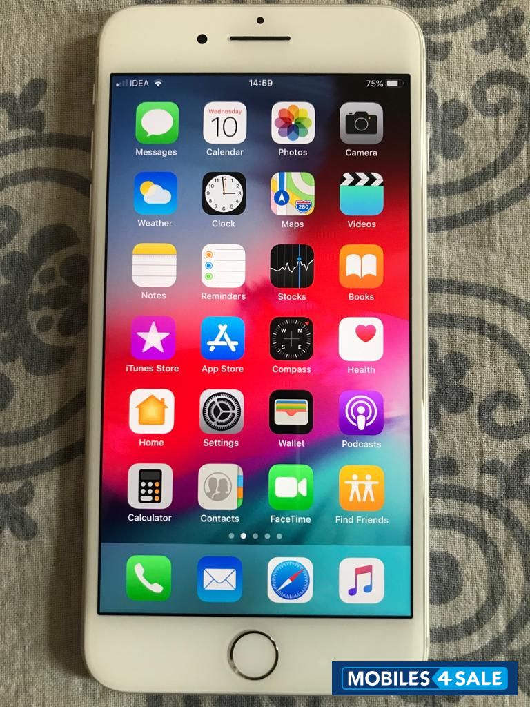 Silver Apple iPhone 7 Plus