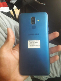 Samsung  j8