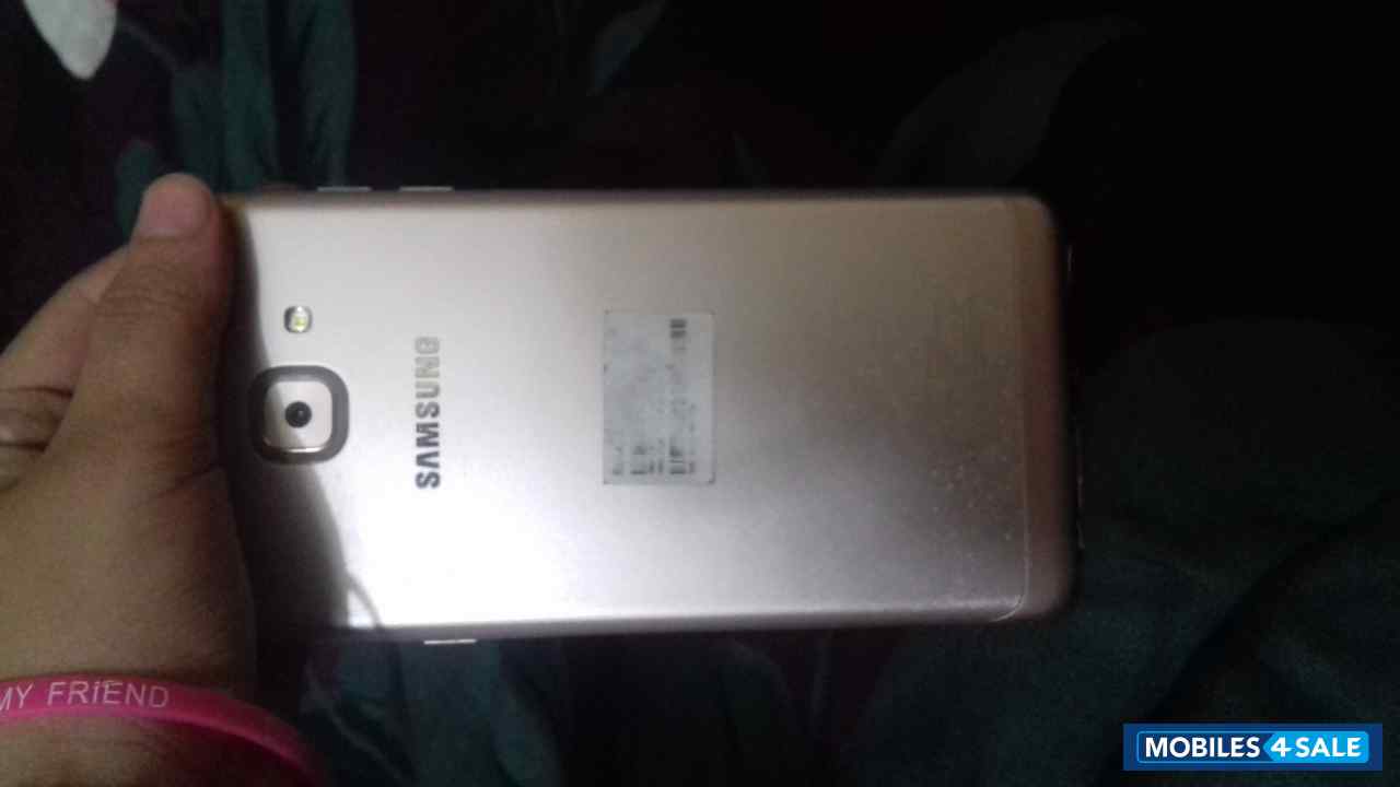 Samsung  Galaxy j7max