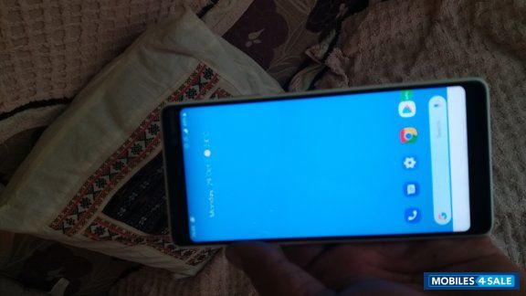 White Nokia Nokia 7 PLUS