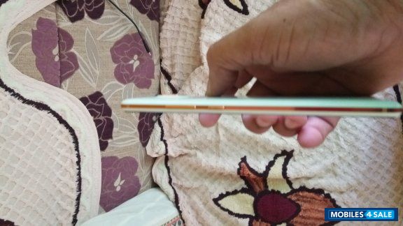 White Nokia Nokia 7 PLUS