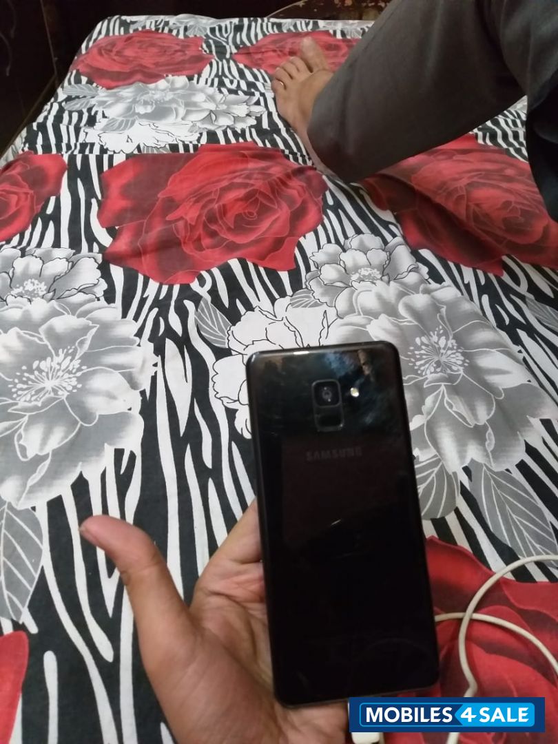 Samsung  Galaxy A8 plus