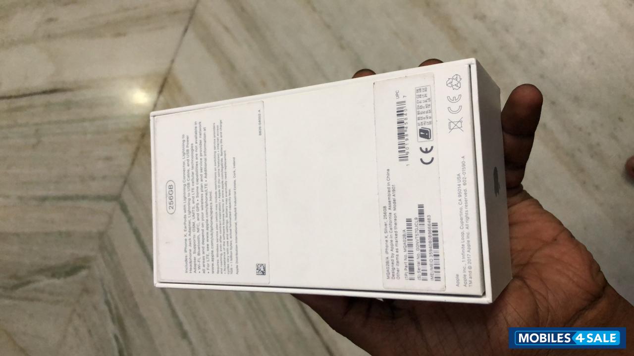 Silver Apple Iphone x 256gb