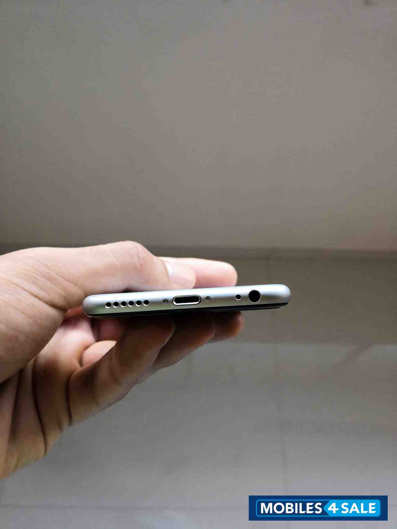 Space Grey Apple  IPhone 6