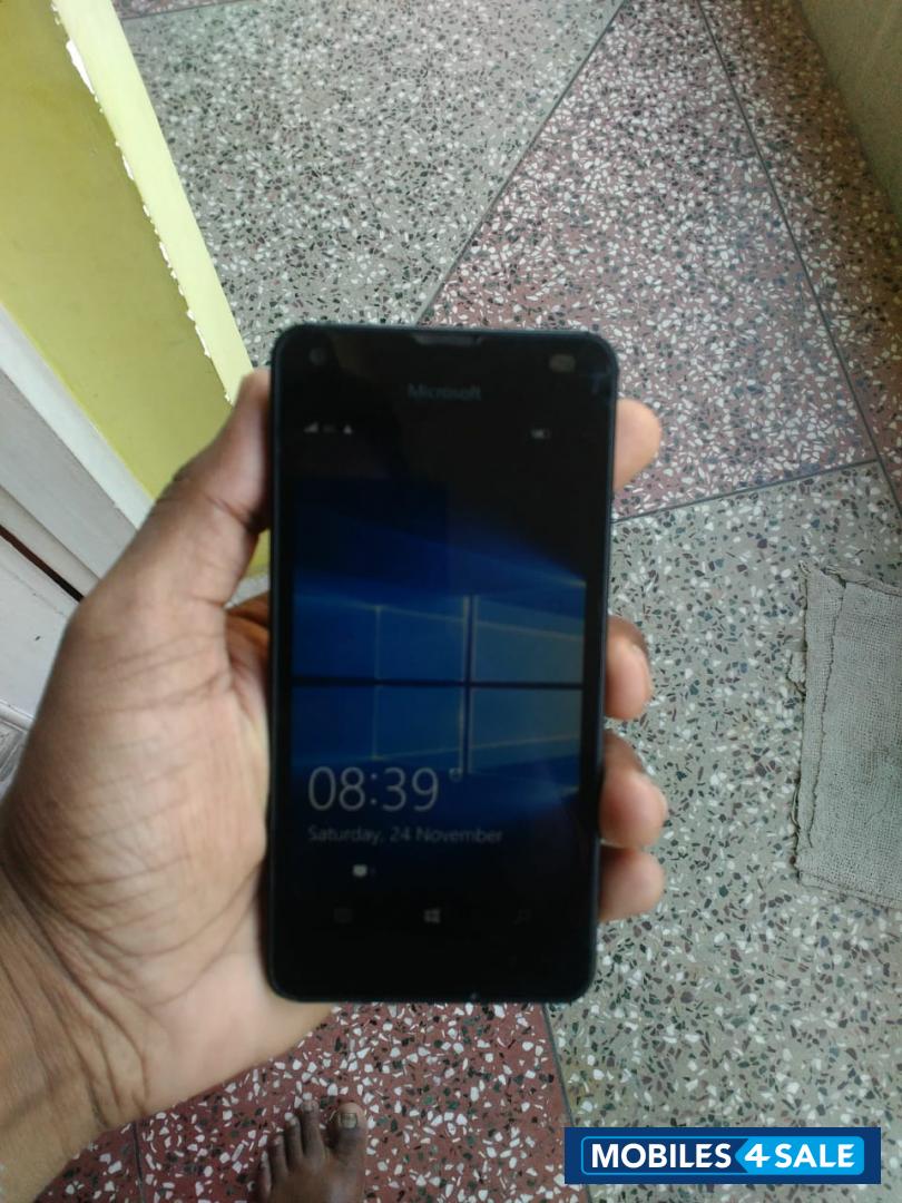 Black Microsoft lumia 550