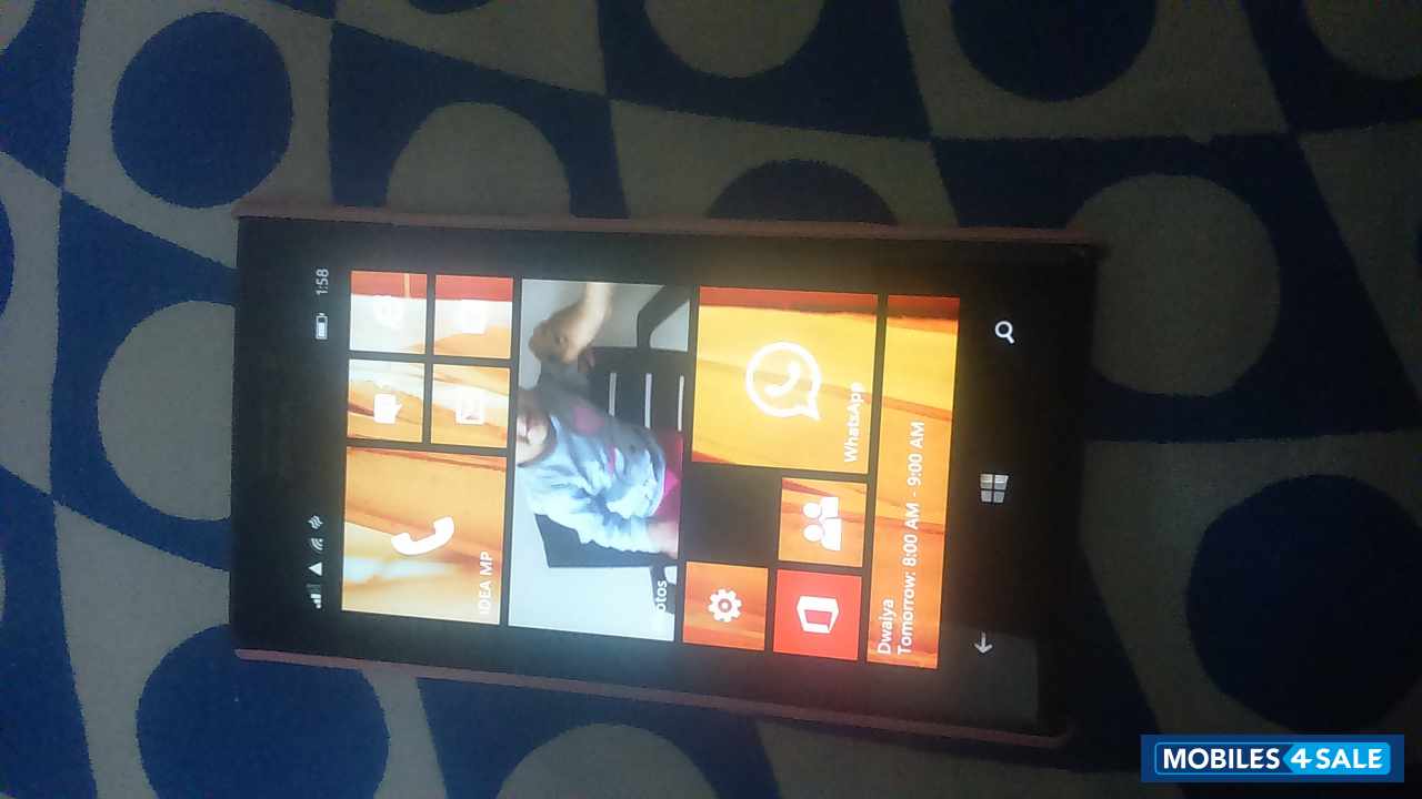 Black Nokia  Lumia925